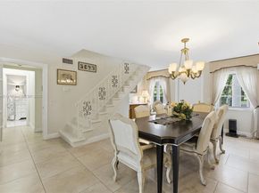 740 E Country Club Cir, Plantation FL 33317