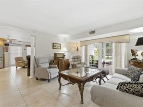 740 E Country Club Cir, Plantation FL 33317