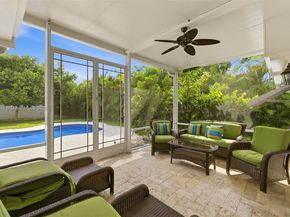 740 E Country Club Cir, Plantation FL 33317