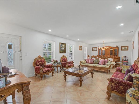 8241 SW 146th St, Palmetto Bay FL 33158