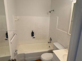 815 SW 10th Ter 15V, Hallandale Beach FL 33009