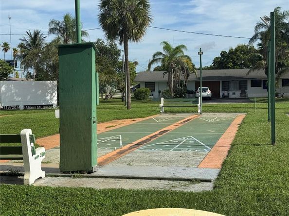815 SW 10th Ter 15V, Hallandale Beach FL 33009