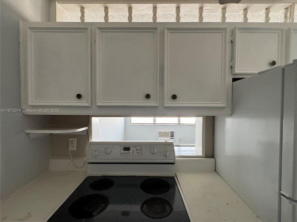 815 SW 10th Ter 15V, Hallandale Beach FL 33009