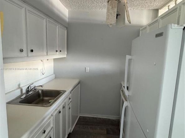 815 SW 10th Ter 15V, Hallandale Beach FL 33009
