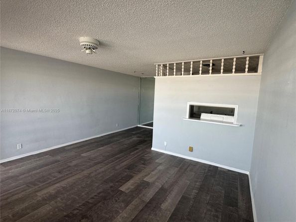 815 SW 10th Ter 15V, Hallandale Beach FL 33009