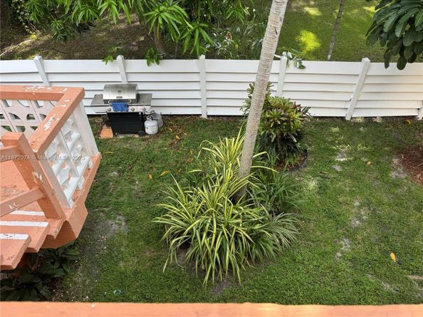 815 SW 10th Ter 15V, Hallandale Beach FL 33009