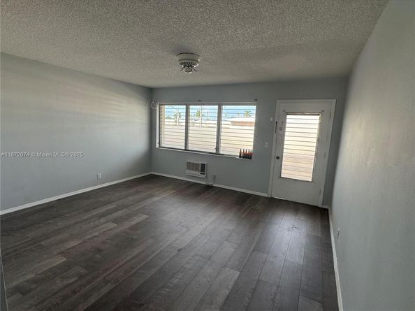 815 SW 10th Ter 15V, Hallandale Beach FL 33009