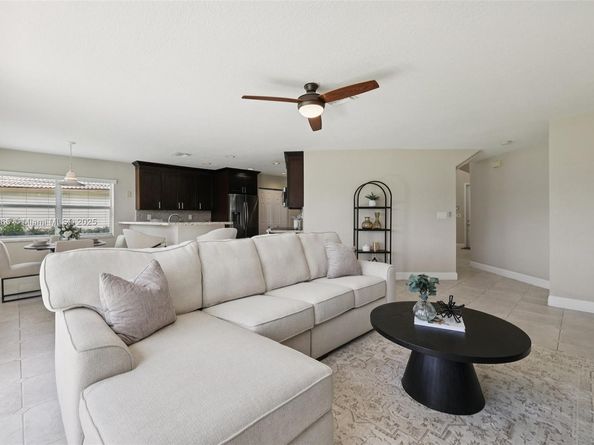 16710 NW 12th St, Pembroke Pines FL 33028