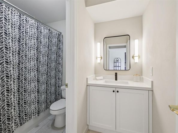 16710 NW 12th St, Pembroke Pines FL 33028