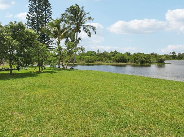 16710 NW 12th St, Pembroke Pines FL 33028