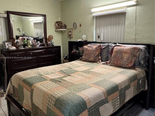 4341 SW 14th St, Miami FL 33134