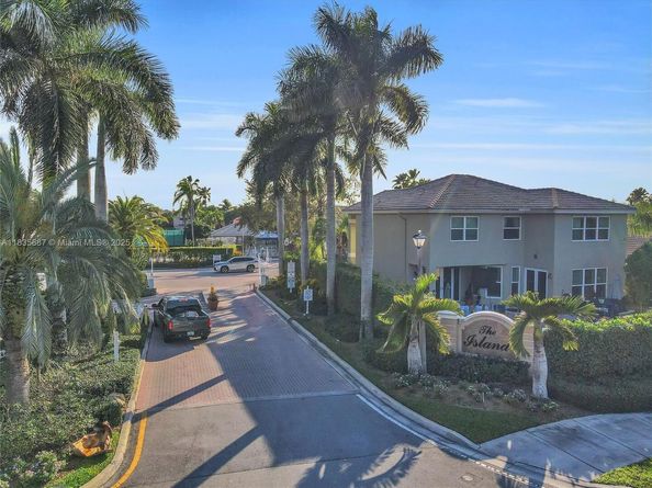 5382 NW 120th Ave, Coral Springs FL 33076