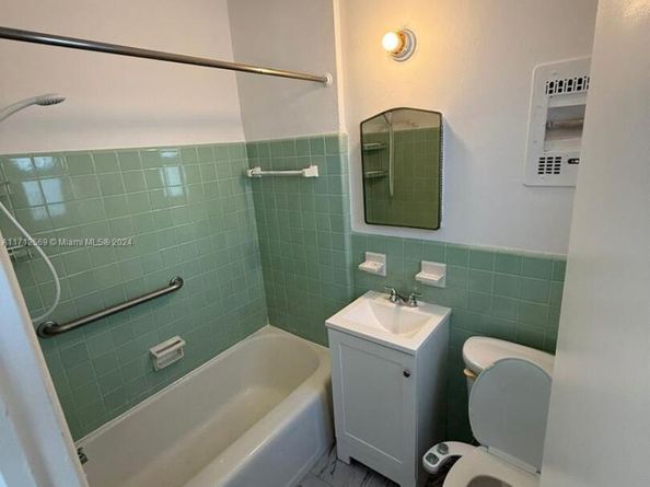 10074 E Bay Harbor Dr 74C, Bay Harbor Islands FL 33154