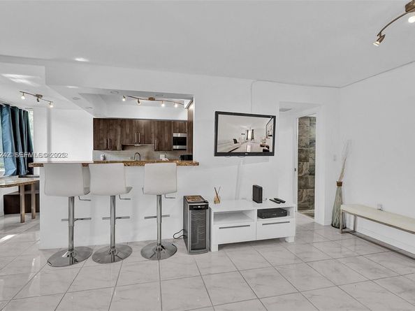 250 180th Dr 155, Sunny Isles Beach FL 33160