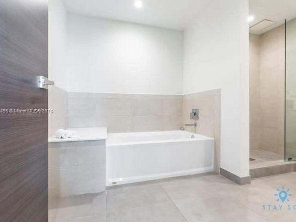 777 N Ocean Dr N319, Hollywood FL 33019