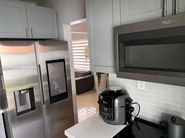 601 SE 9th Ave, Hialeah FL 33010