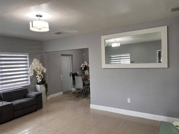 601 SE 9th Ave, Hialeah FL 33010
