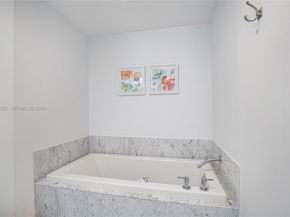 253 NE 2nd St 3104, Miami FL 33132