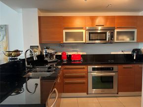 253 NE 2nd St 3104, Miami FL 33132