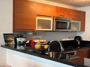 253 NE 2nd St 3104, Miami FL 33132