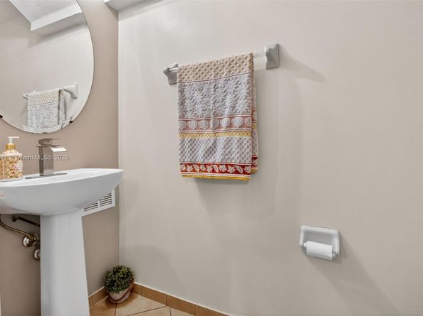 348 NE 37th Ter, Homestead FL 33033