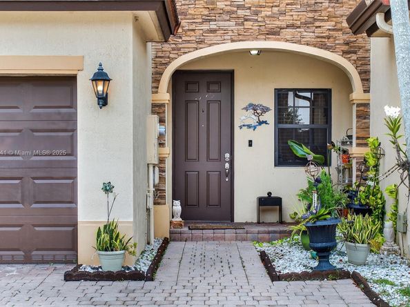 348 NE 37th Ter, Homestead FL 33033