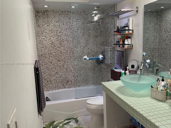 5750 Collins Ave 11D, Miami Beach FL 33140