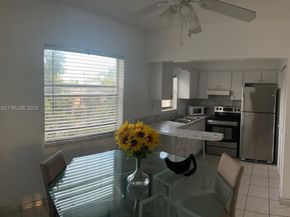 2420 Johnson St 303, Hollywood FL 33020