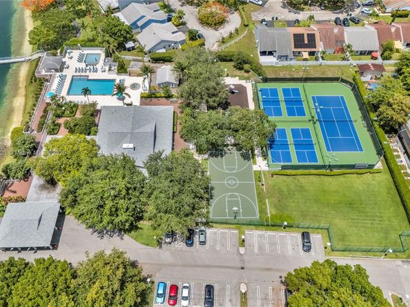 14630 SW 147th Ct, Miami FL 33196