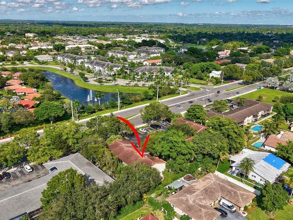 8958 W Sample Rd 8958, Coral Springs FL 33065