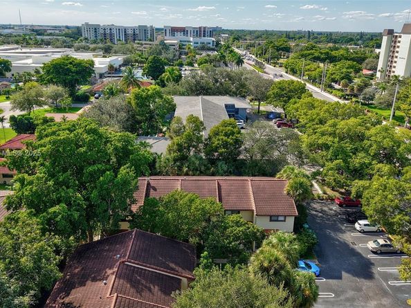 8958 W Sample Rd 8958, Coral Springs FL 33065