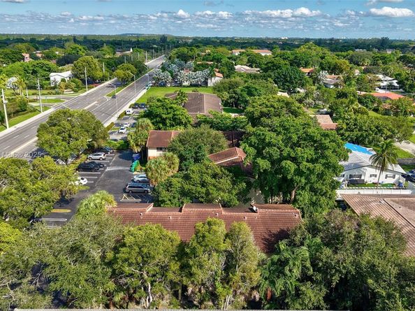 8958 W Sample Rd 8958, Coral Springs FL 33065