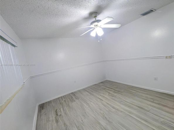 8958 W Sample Rd 8958, Coral Springs FL 33065