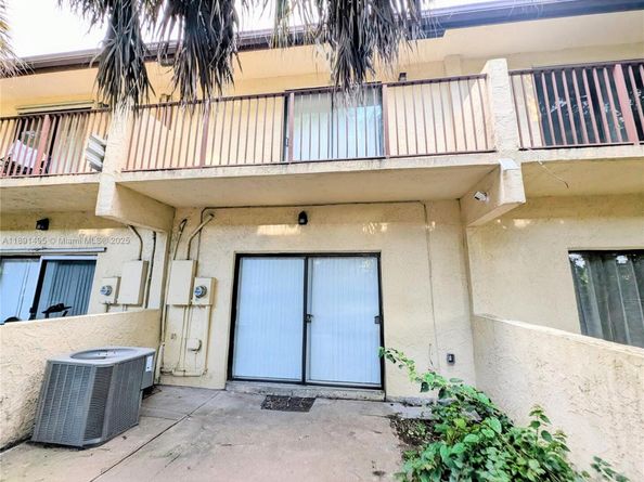 8958 W Sample Rd 8958, Coral Springs FL 33065