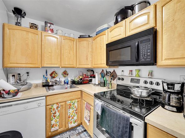 405 S Pine Island Rd 403D, Plantation FL 33324