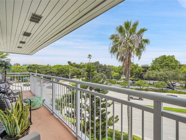 405 S Pine Island Rd 403D, Plantation FL 33324