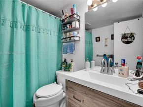 405 S Pine Island Rd 403D, Plantation FL 33324