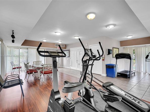 405 S Pine Island Rd 403D, Plantation FL 33324