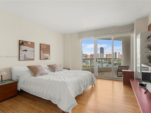 21050 Point Pl 1103, Aventura FL 33180