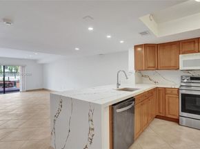 2689 NE 165th St 56, North Miami Beach FL 33160