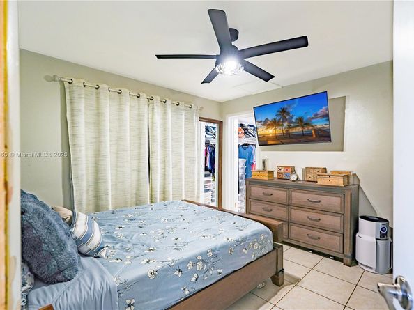 6741 Coolidge St, Hollywood FL 33024