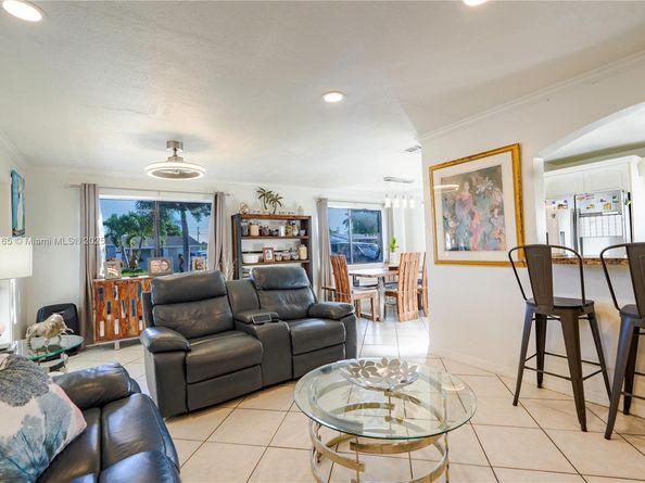 6741 Coolidge St, Hollywood FL 33024