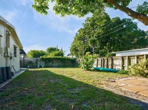 6741 Coolidge St, Hollywood FL 33024