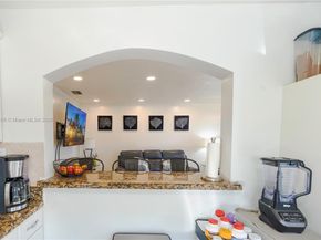 6741 Coolidge St, Hollywood FL 33024