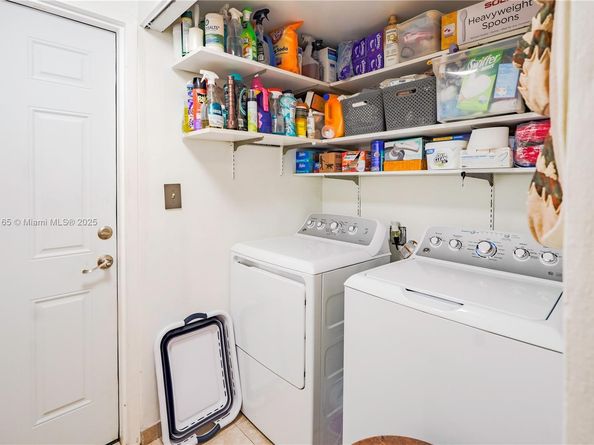 6741 Coolidge St, Hollywood FL 33024