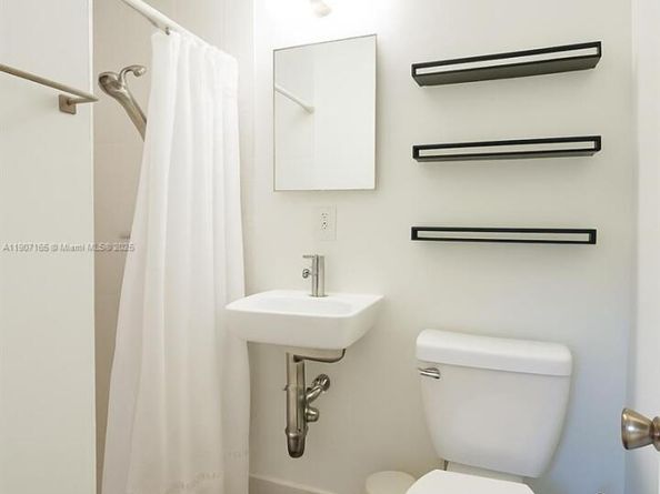 6741 Coolidge St, Hollywood FL 33024