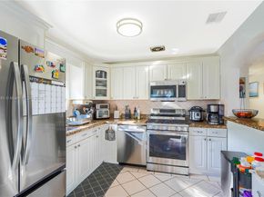 6741 Coolidge St, Hollywood FL 33024