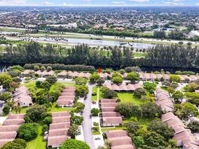 570 Woodgate Cir A, Sunrise FL 33326