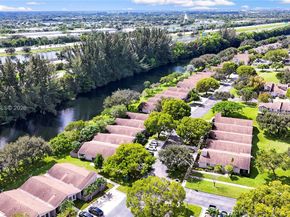 570 Woodgate Cir A, Sunrise FL 33326