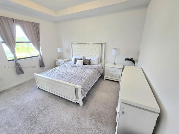 20366 NW 4th Path 20366, Miami FL 33169